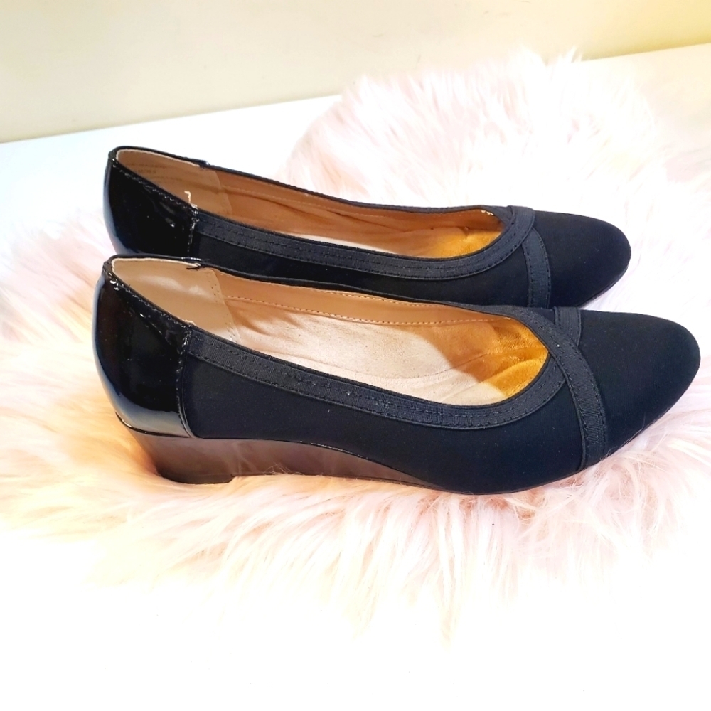 Kelly & Katie Black Wedges